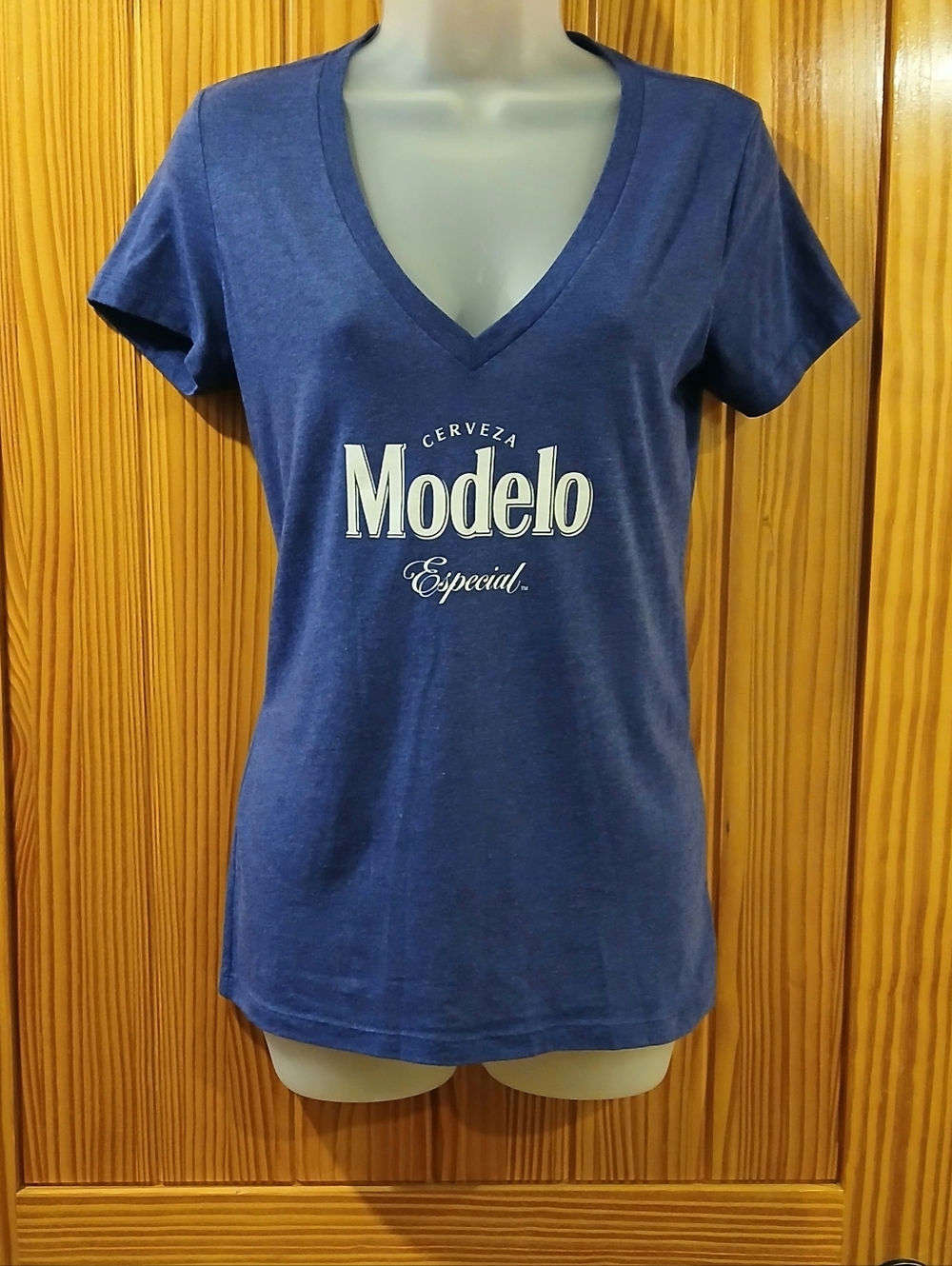 🎉4 For $25🎉                             VintageY2K Blue Modelo ShortsleevedTee